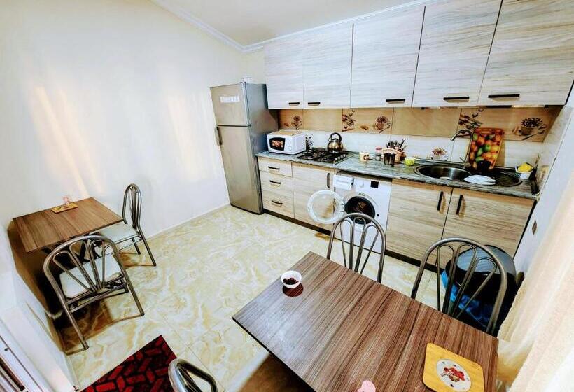 اتاق استاندارد سه تخته با سرویس بهداشتی مشترک, Guest House Nona