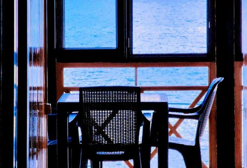 Triple Room Sea View, Guest House Nona