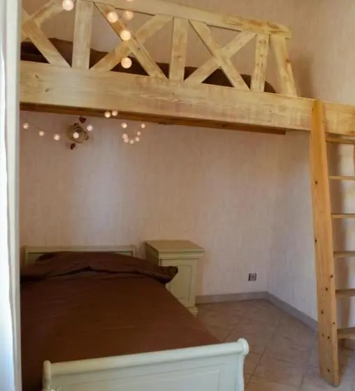 ファミリールーム, Les Dépendances Du Château