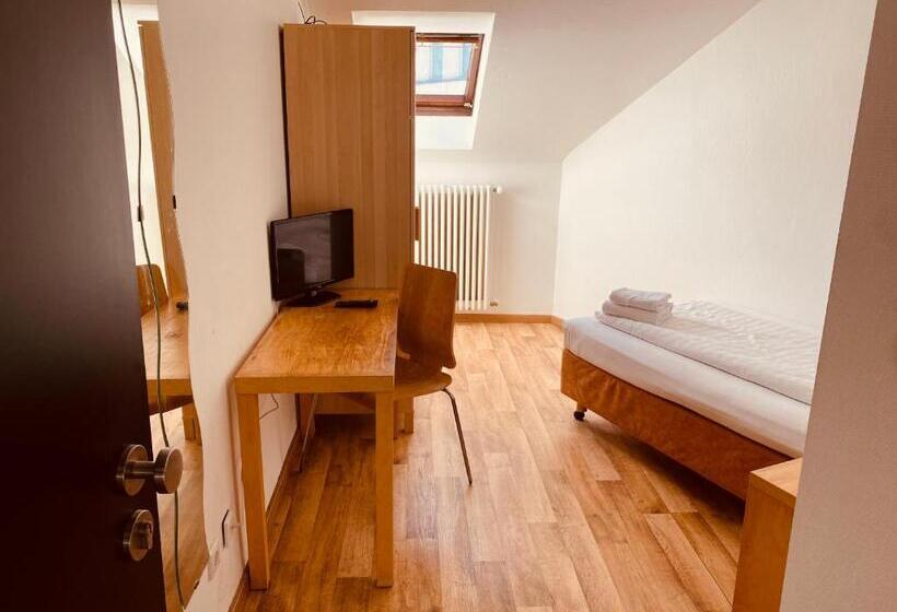اتاق استاندارد یک نفره, Stay Inn Central Station