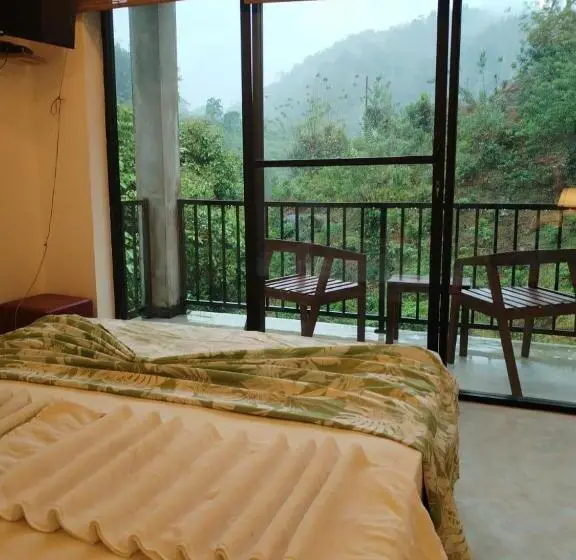 デラックスルーム, The Annex