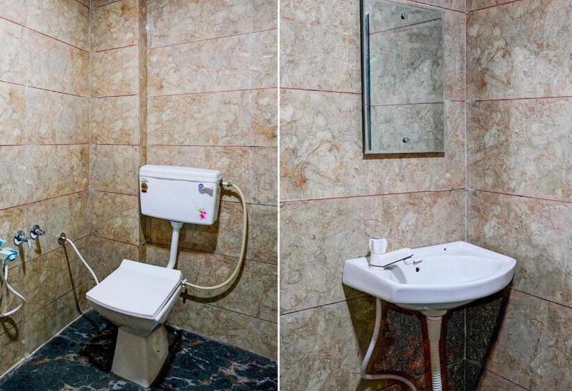 Трехместный Номер Классика, Collection O Hotel Leo Inn