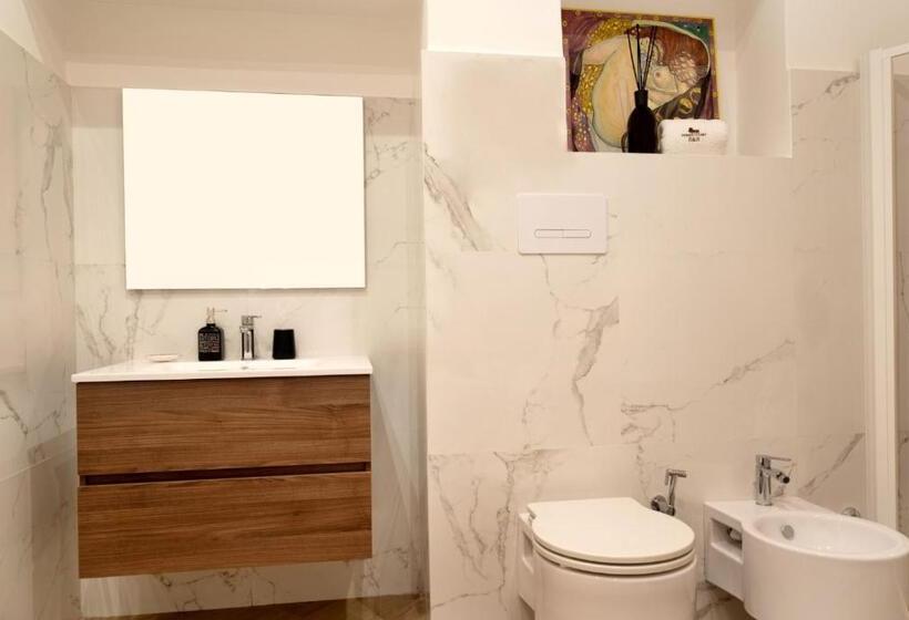 חדר סטנדרט עם ג'קוזי, Domus Cuomo B&b