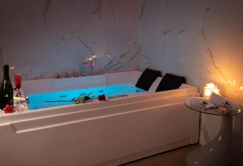 חדר סטנדרט עם ג'קוזי, Domus Cuomo B&b