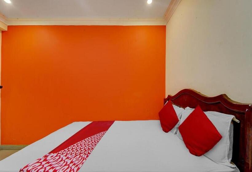 トリプルクラシックルーム, Oyo Dev Holiday Homestay