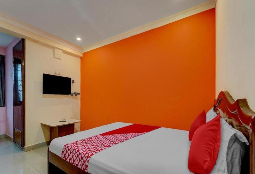 トリプルクラシックルーム, Oyo Dev Holiday Homestay