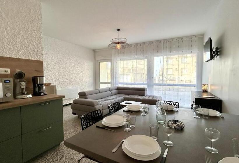 شقة غرفة واحدة, La Picardière