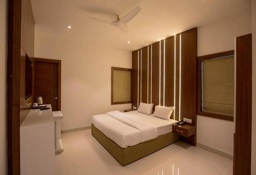 غرفة ديلوكس سرير كينج, Le Mars Hotel Ladan