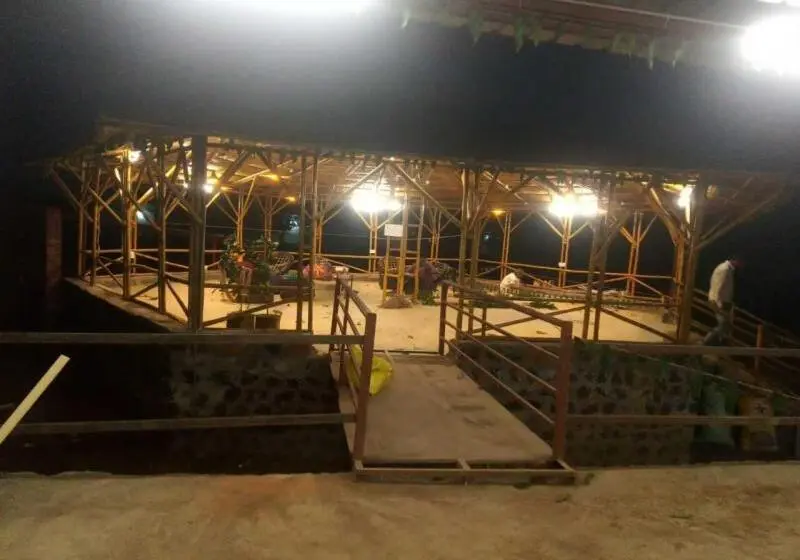 デラックスルーム, Vrundhavan Agro Tourism