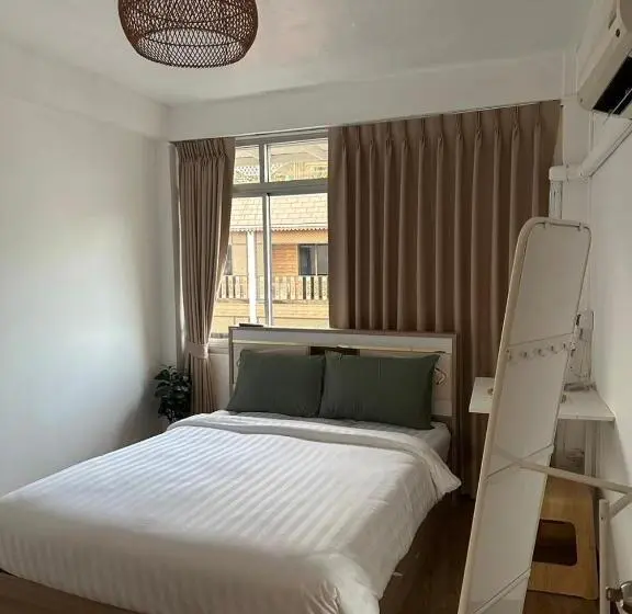 اتاق استاندارد یک نفره, Thai Siwilai Hostel By Tcd