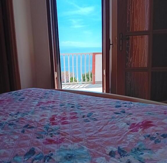 آپارتمان 1 خوابه با بالکن, Villamargherita