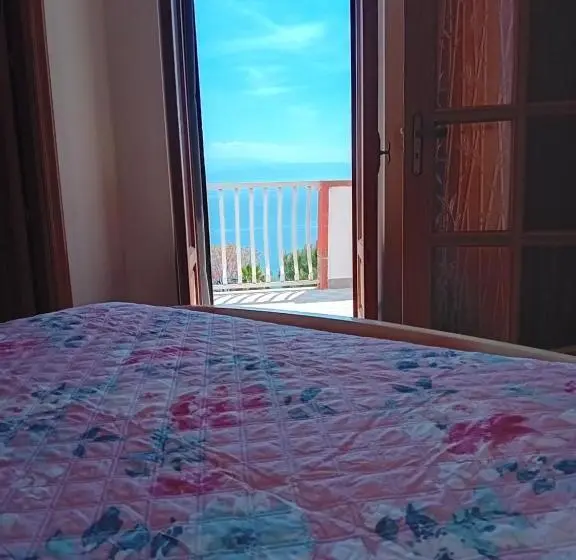 バルコニー付き１ベッドルームアパートメント, Villamargherita