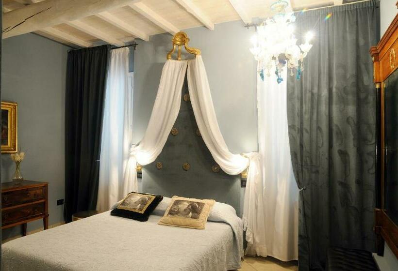 Полулюкс, B&b A Casa Dell'antiquario