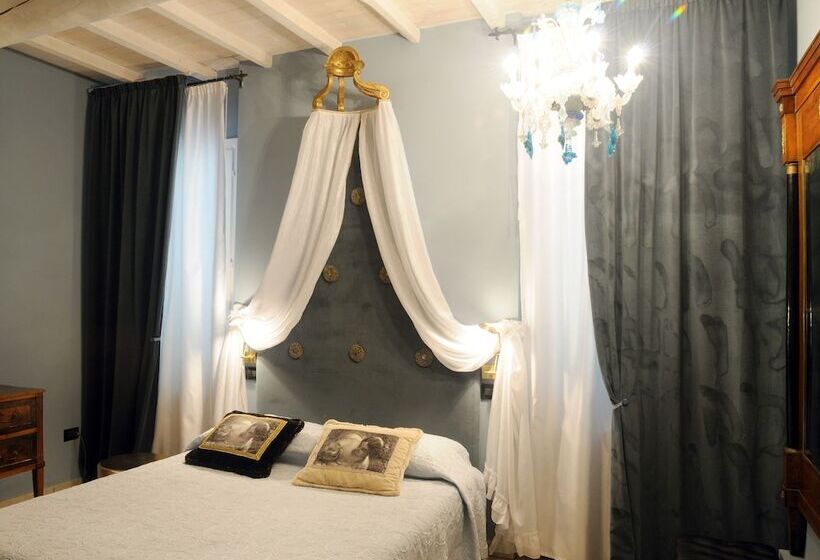 Полулюкс, B&b A Casa Dell'antiquario