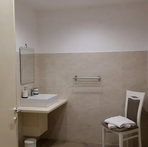 コンフォートトリプルルーム, B&b Del Borgo