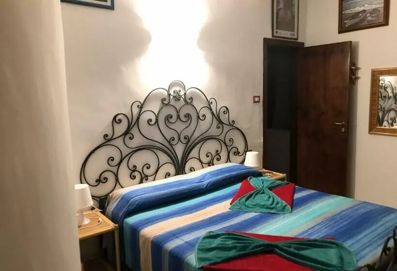 Standard Neljän Hengen Huone Merinäkymä, Casa Elvira