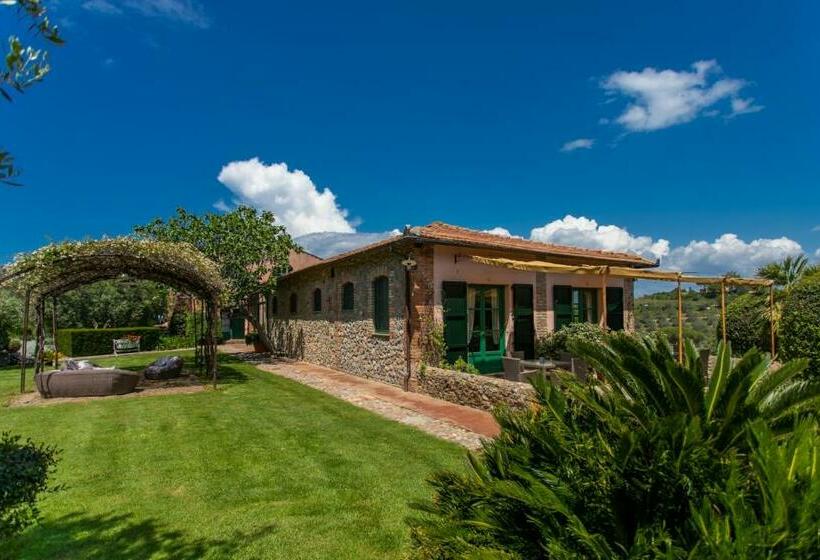 Номер Стандарт Трехместный, Country Relais La Mortella