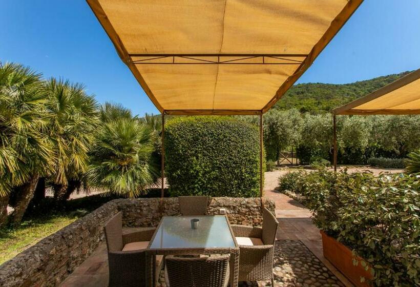 غرفة قياسية ثلاثية, Country Relais La Mortella