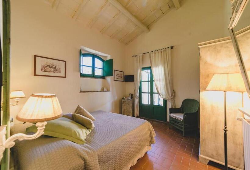 Номер Стандарт, Country Relais La Mortella