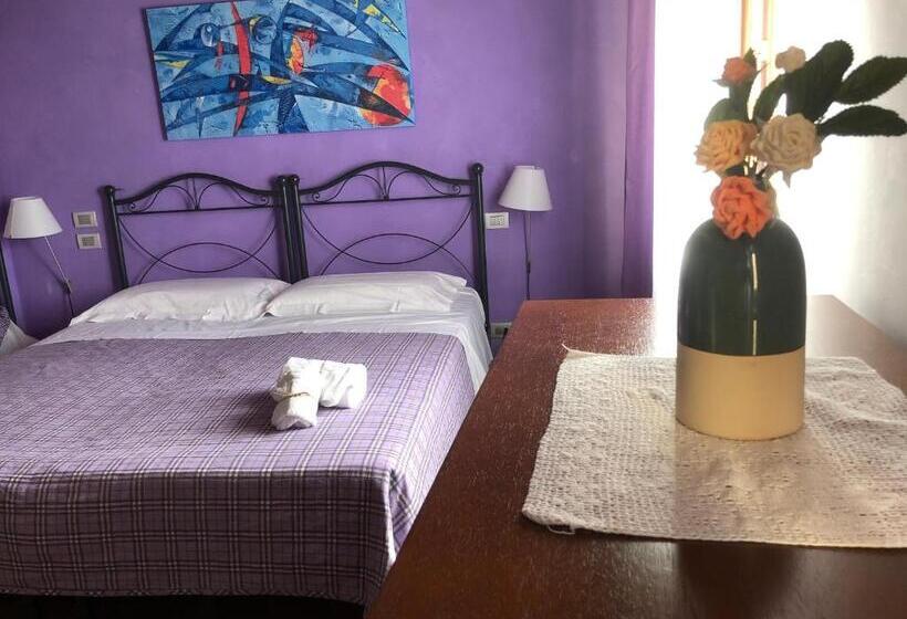 חדר קלאסי לשלושה, La Dimora Nel Corso