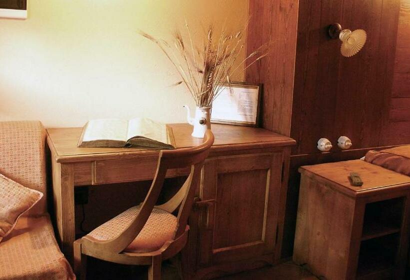 غرفة سوبيريور, Le Village