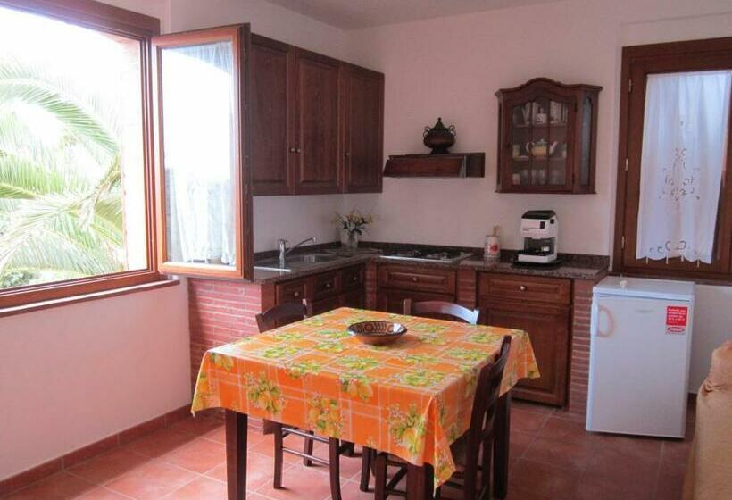 شقة غرفة واحدة, Madonna del Poggio