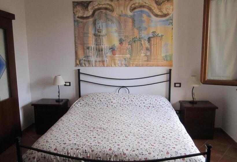 شقة غرفتين, Madonna del Poggio