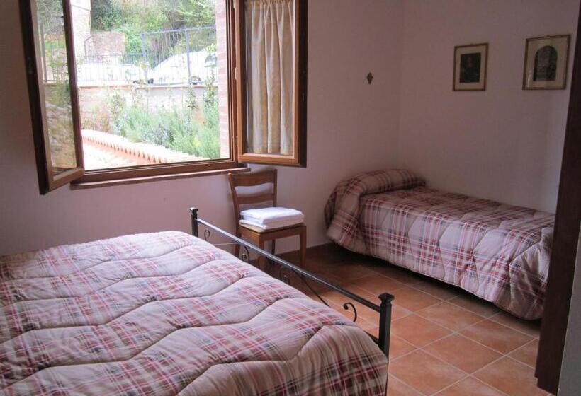 شقة غرفة واحدة, Madonna del Poggio