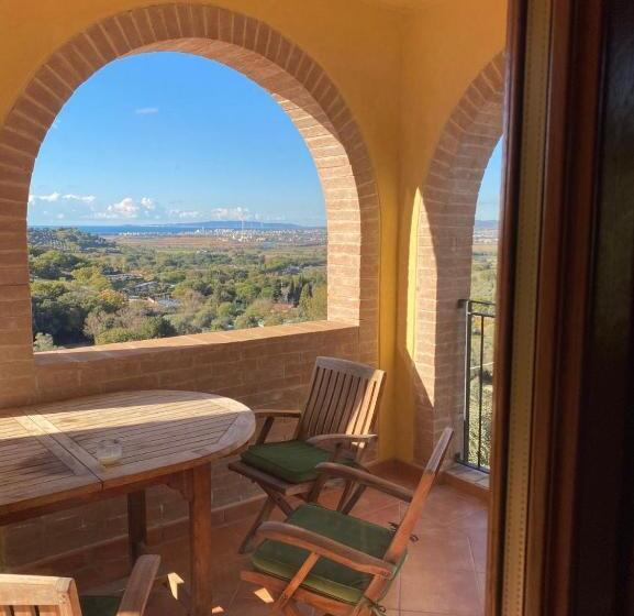 شقة غرفتين, Madonna del Poggio