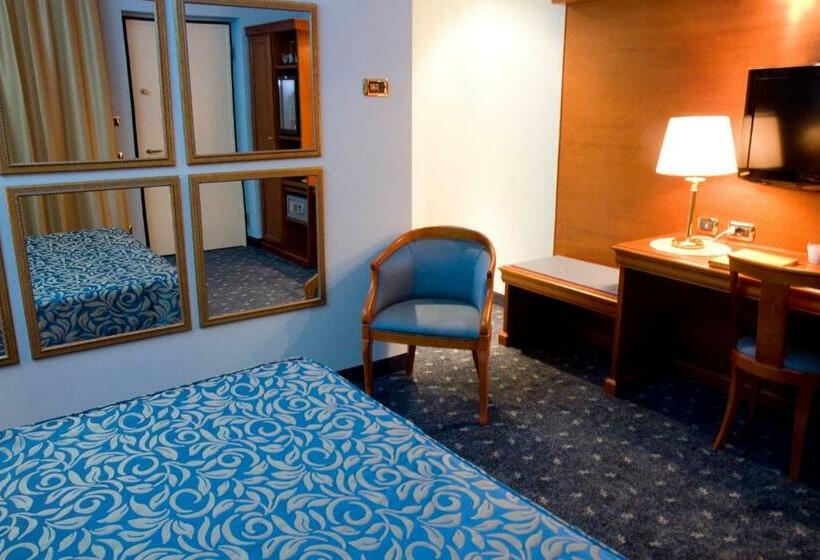 חדר סטנדרט, Hm Motel