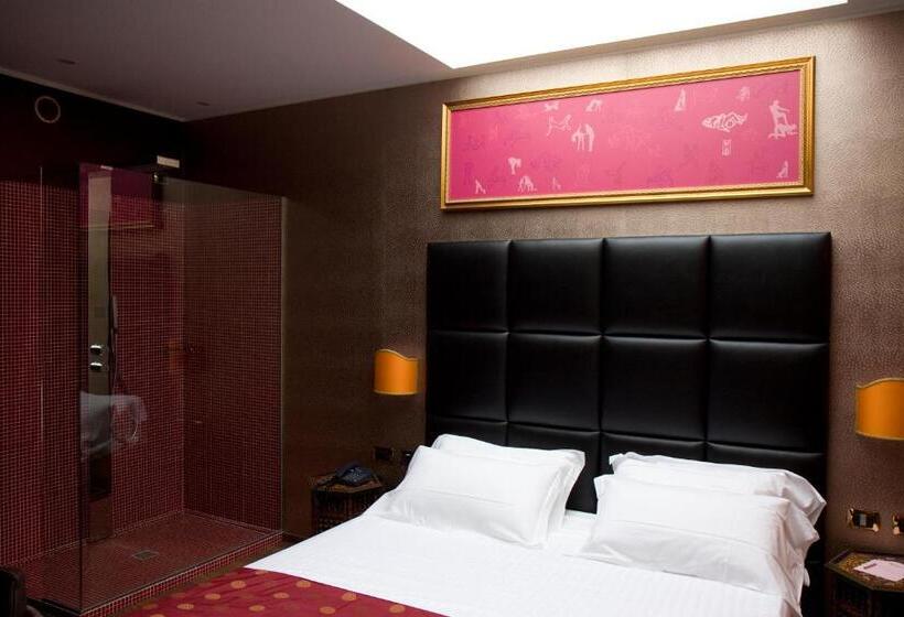 סוויטת ג'וניור, Hm Motel