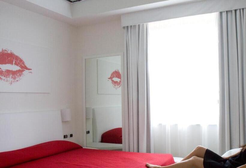 小型套房, Hm Motel