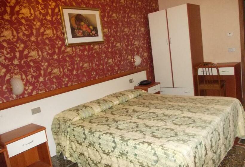 Standart Oda, Albergo Boccadasse