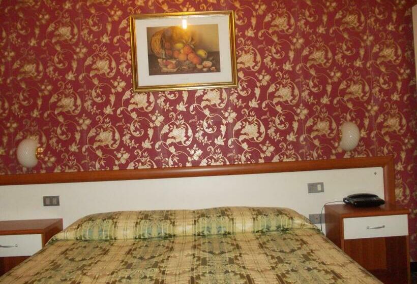 Standart Oda, Albergo Boccadasse