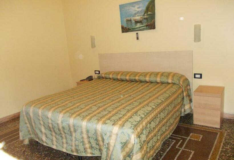 Standart Oda, Albergo Boccadasse