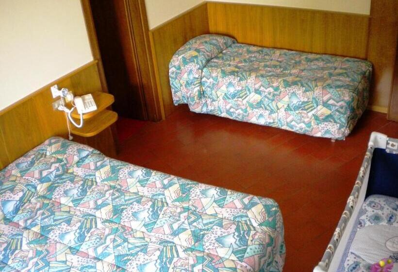 4인용 스탠다드 룸, Albergo Milano