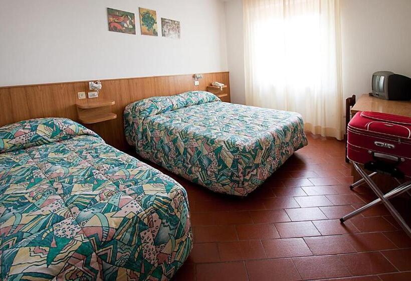 4인용 스탠다드 룸, Albergo Milano