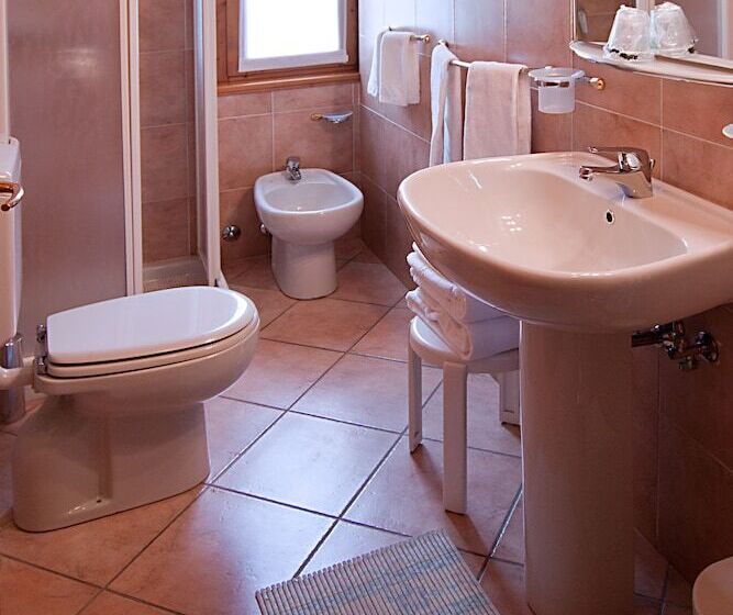 4인용 스탠다드 룸, Albergo Milano