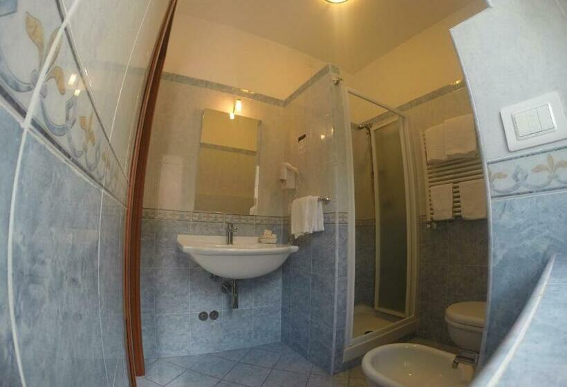 חדר סטנדרט, Aquila