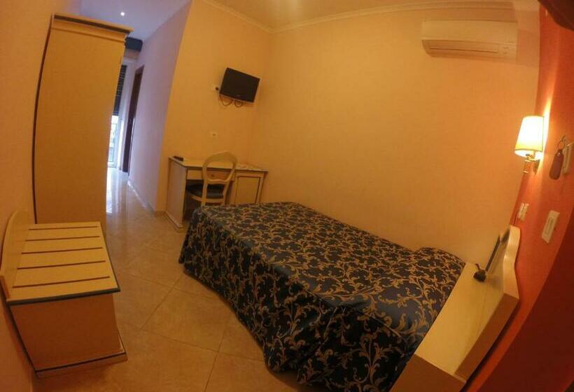 חדר סטנדרט יחיד, Aquila