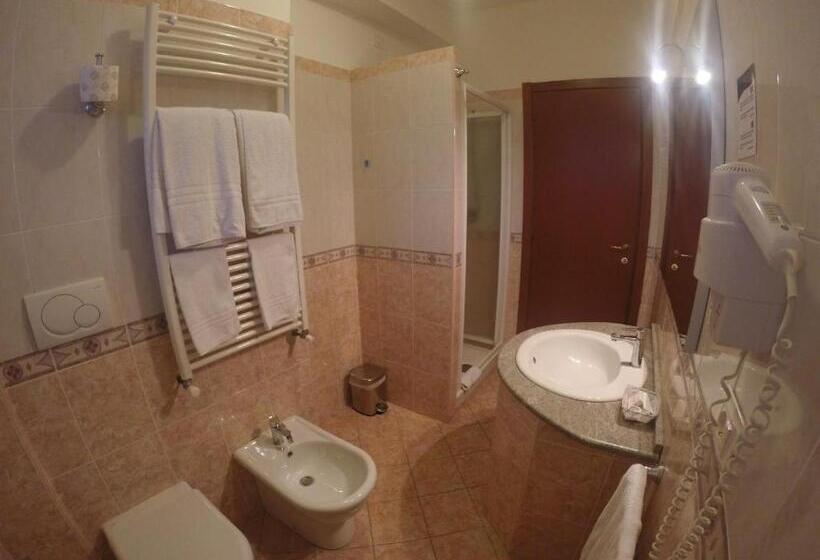 חדר סטנדרט, Aquila