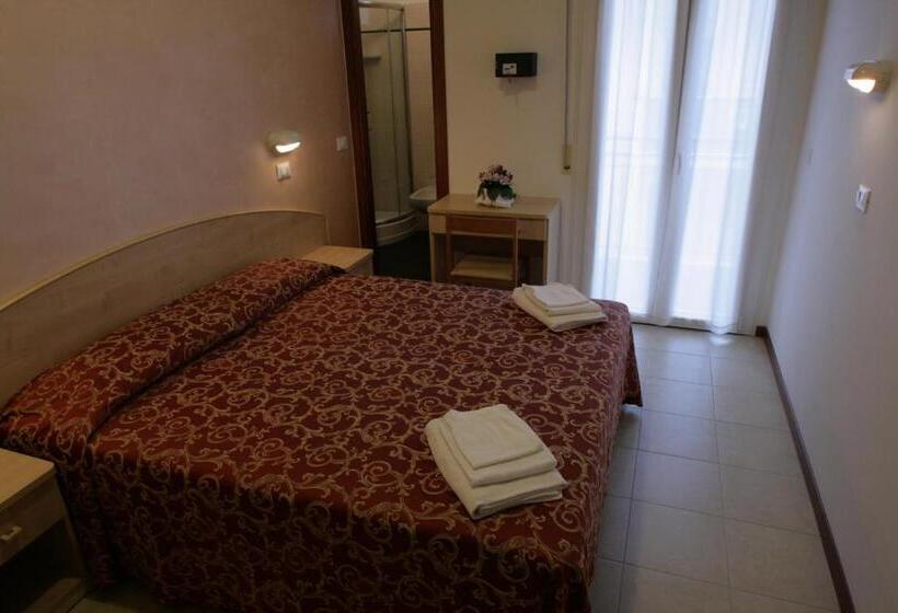 اتاق استاندارد با بالکن, Belmar