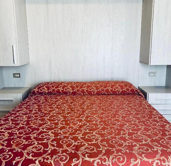 اتاق اکونومی, Belmar