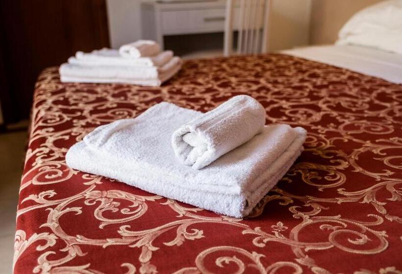 اتاق استاندارد چهارنفره با بالکن, Belmar