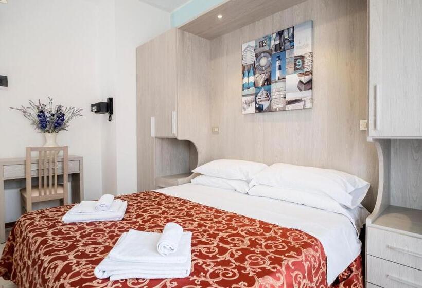 اتاق استاندارد سه تخته با بالکن, Belmar