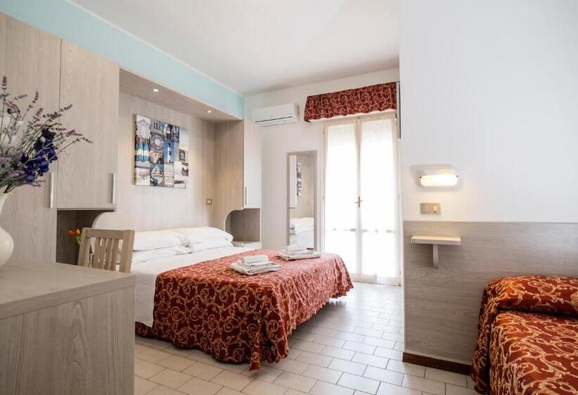 اتاق استاندارد سه تخته با بالکن, Belmar