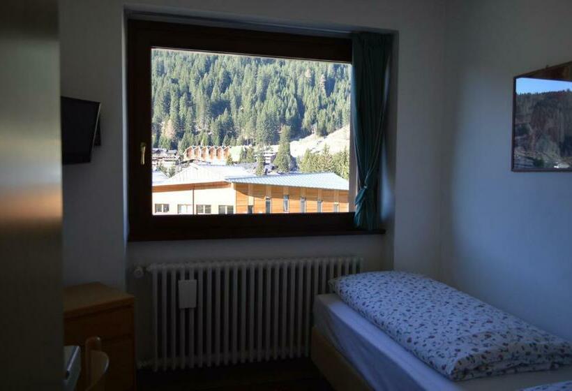 غرفة إقتصادية فردية, Garnì Bucaneve