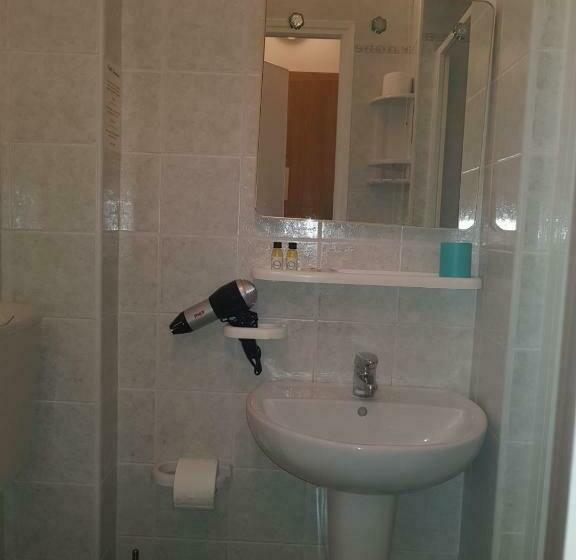 اتاق استاندارد سه نفره, Canarco