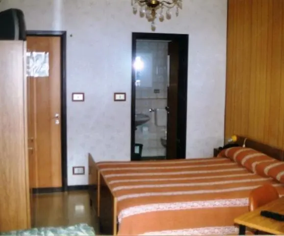 Habitación Estándar, Dufour