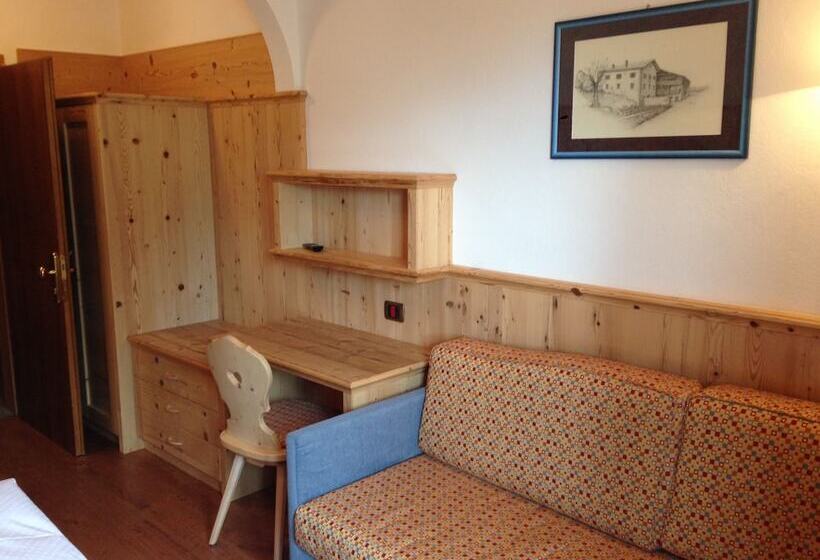 스탠다드 트리플 룸, El Paster